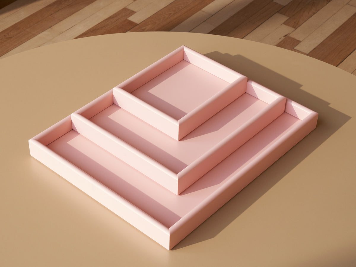 Plateau Arrange grand modèle Montana en situation : les trois tailles de plateaux ARRANGE en Ruby