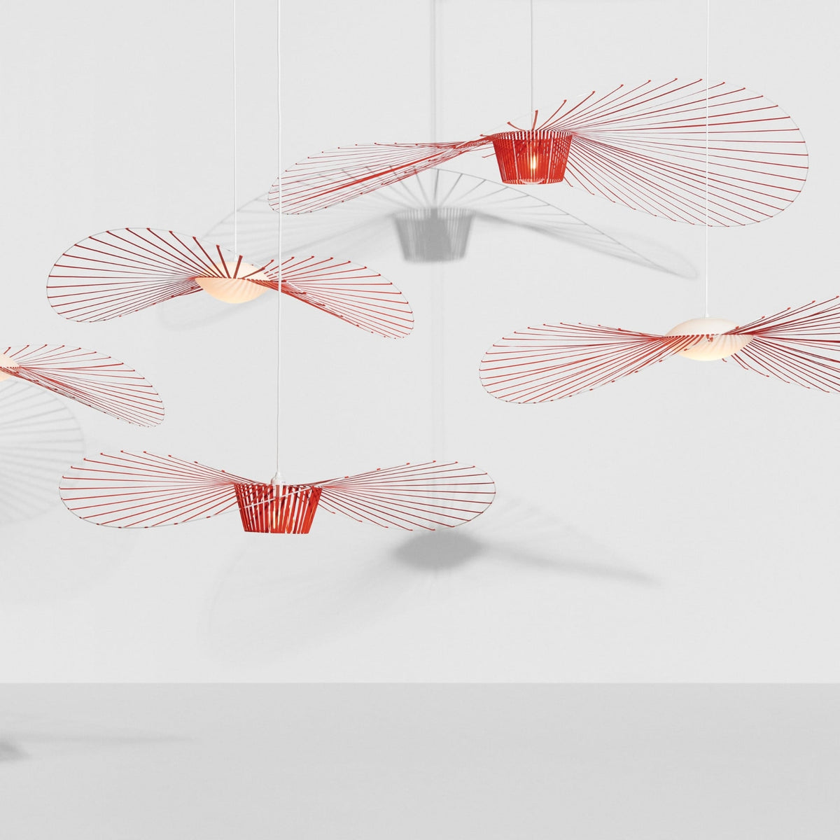 Moyenne Suspension Vertigo Ø140 cm de Constance Guisset - Petite Friture-composition Vermillon-The Woods Gallery