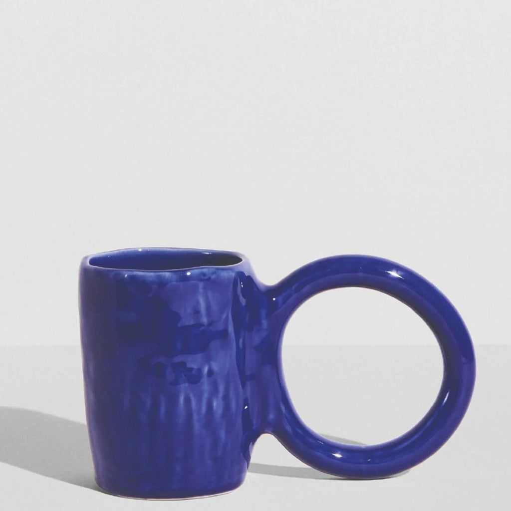 Mug Donut L de Pia Chevalier - Petite Friture-Bleu-The Woods Gallery