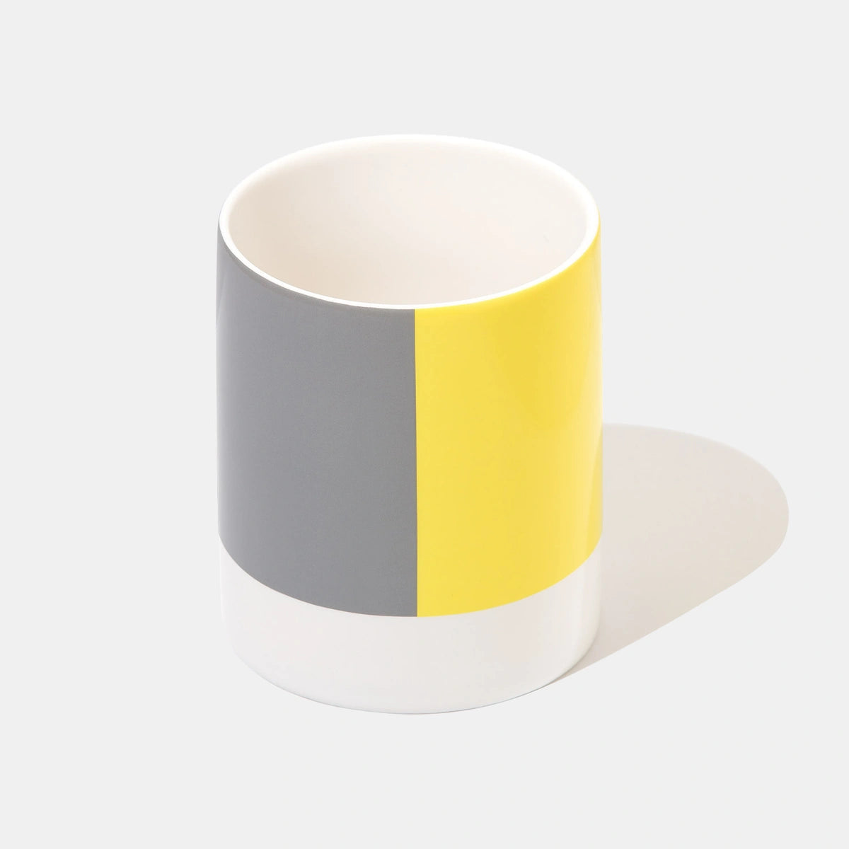 Pantone Mug Bicolore Jaune et Gris - Copenhagen design-The Woods Gallery
