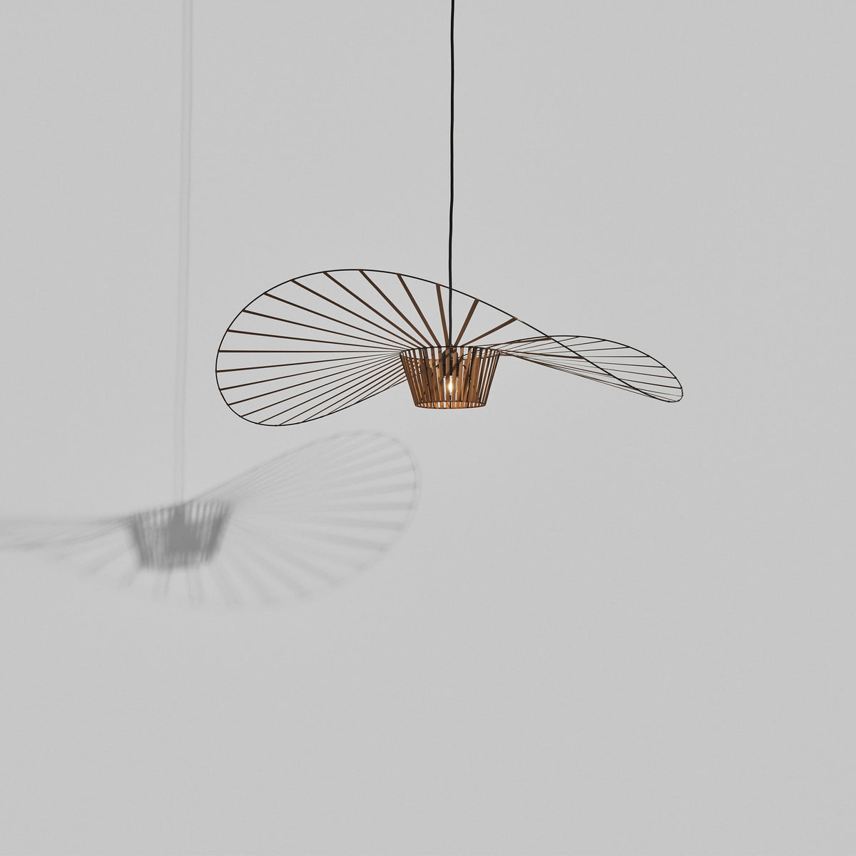 Petite Suspension Vertigo Ø110 cm de Constance Guisset - Petite Friture-Cuivre, en situation-The Woods Gallery