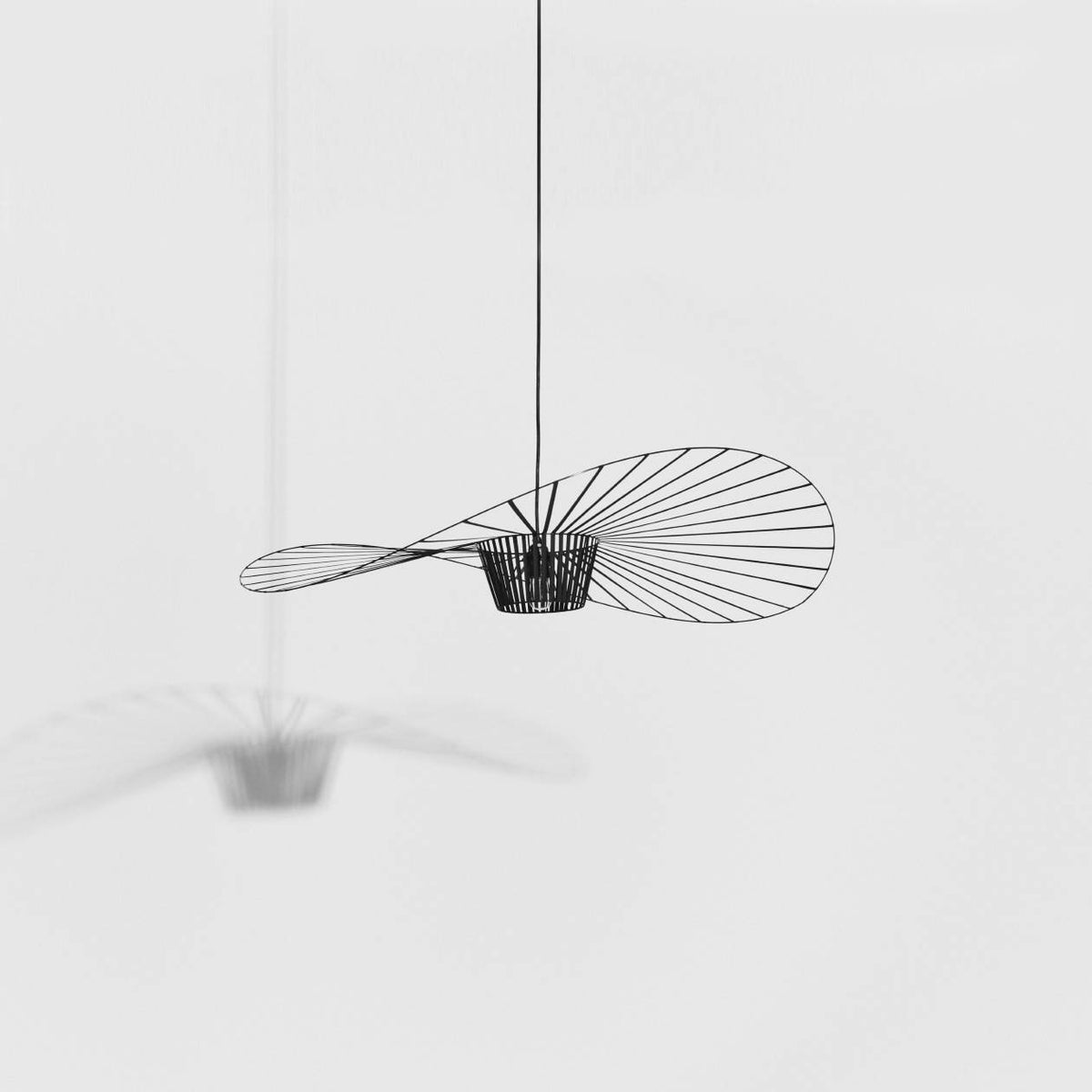 Petite Suspension Vertigo Ø110 cm de Constance Guisset - Petite Friture-vue de profil-The Woods Gallery