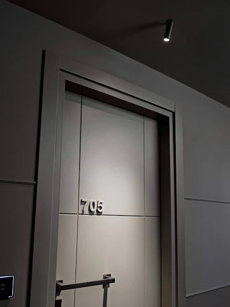 Plafonnier Find Me de Jorge Herrera - Flos-Blanc-The Woods Gallery
