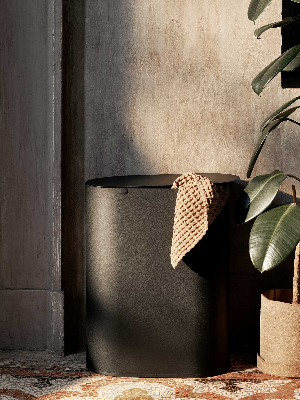 Poubelle Enkel - Ferm Living-Noir-The Woods Gallery