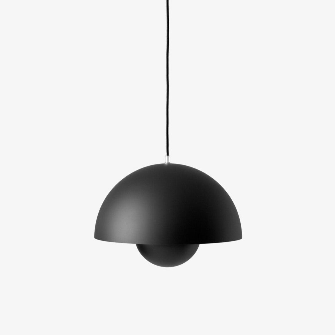 Suspension Flowerpot VP7 de Verner Panton - &Tradition-Noir mat-The Woods Gallery