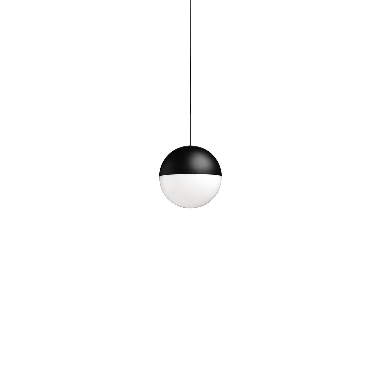 Suspension String Light tête sphère de Michael Anastassiades - Flos-12 m-Casambi Ready-Noir-The Woods Gallery