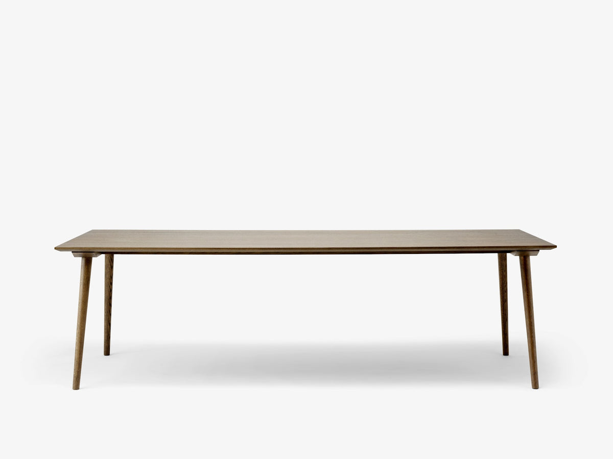 Table à manger In Between SK6 de Sami Kallio - &Tradition-Piètement chêne laqué-Linoléum Forbo-The Woods Gallery