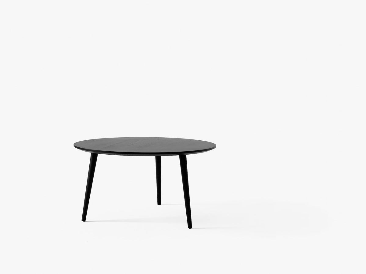 Table basse In Between SK15 de Sami Kallio - &Tradition-Chêne laqué noir-The Woods Gallery