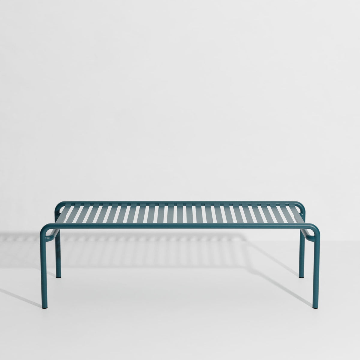 Table basse longue Week-End de Studio Brichet-Ziegler - Petite Friture-Bleu Océan-The Woods Gallery