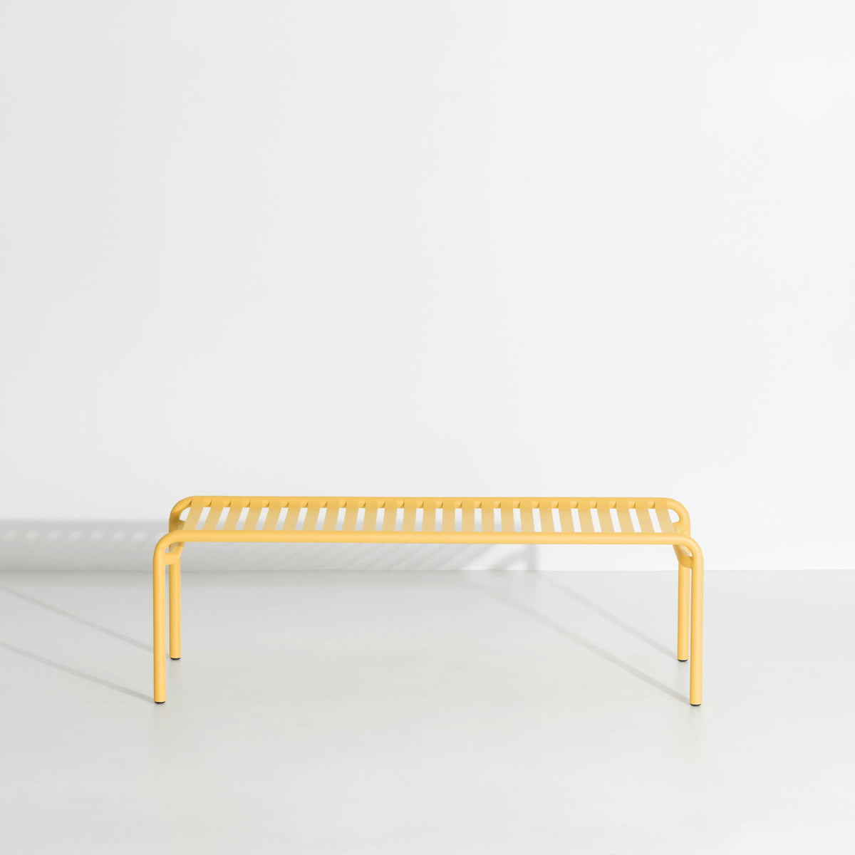 Table basse longue Week-End de Studio Brichet-Ziegler - Petite Friture-Safran-The Woods Gallery