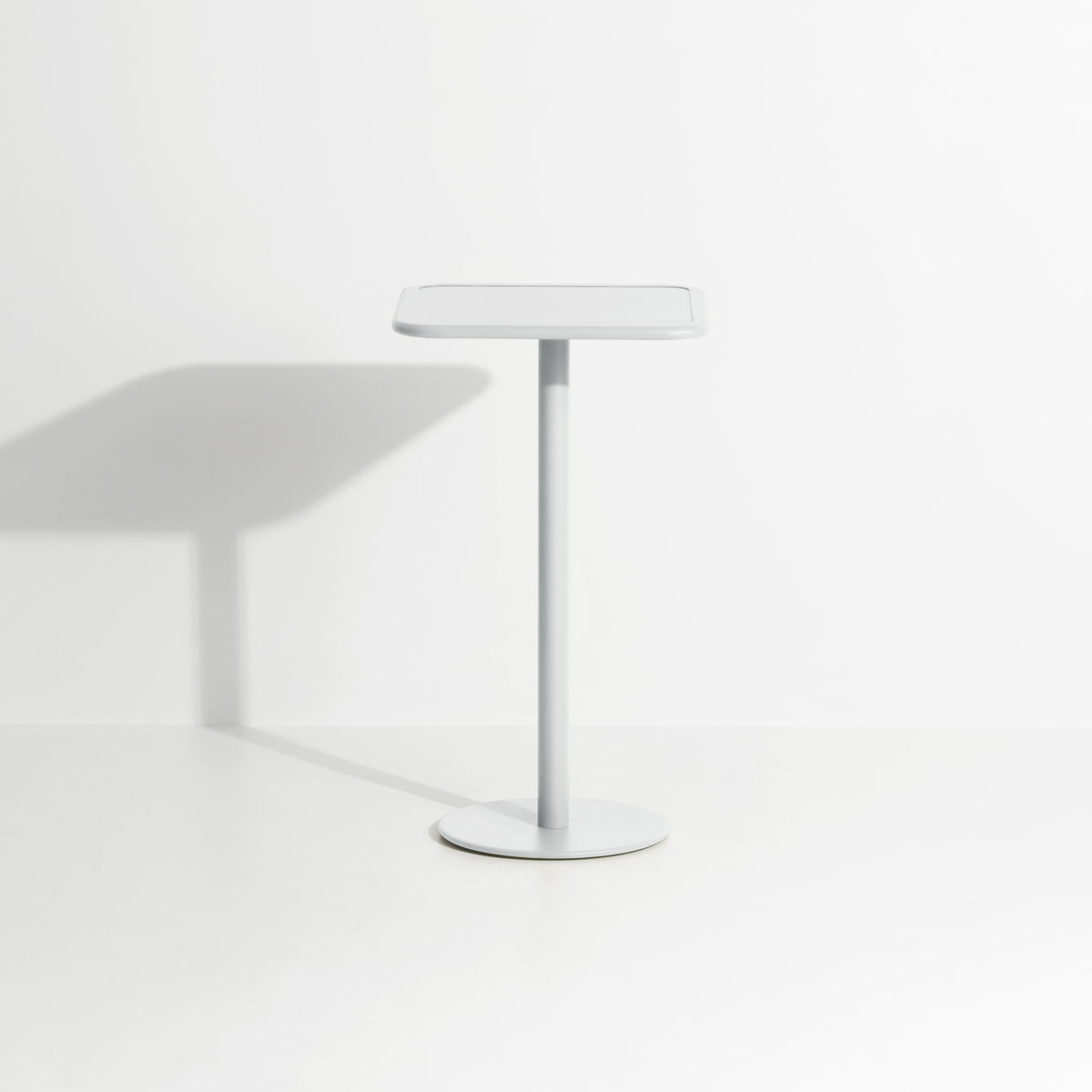 Table haute carrée Week-End 60 × 60 de Studio Brichet-Ziegler - Petite Friture-Gris perle-The Woods Gallery