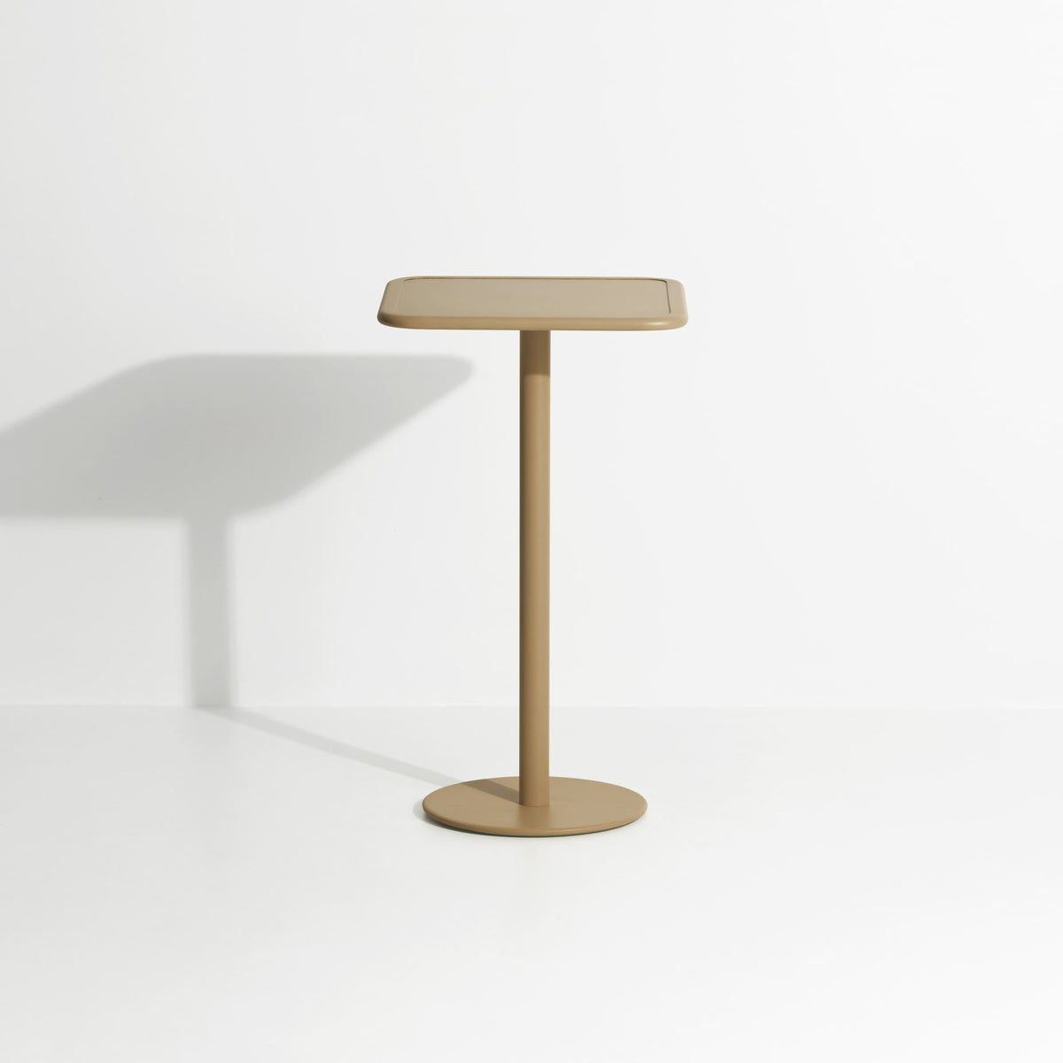 Table haute carrée Week-End 60 × 60 de Studio Brichet-Ziegler - Petite Friture-Or-The Woods Gallery