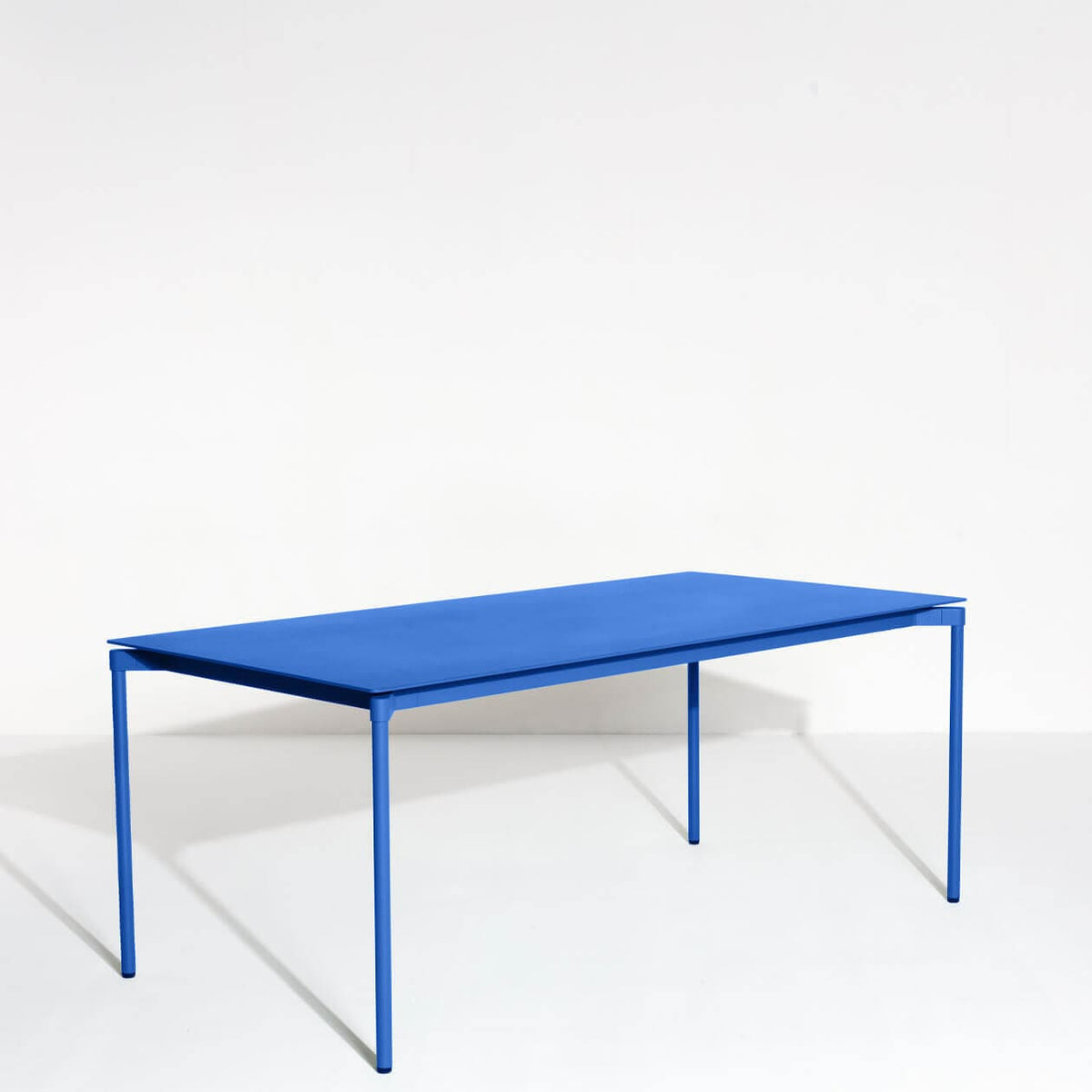 Table rectangulaire L 180 Fromme de Tom Chung - Petite Friture-Bleu-The Woods Gallery