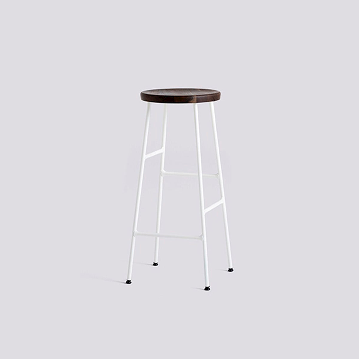 Tabouret Cornet High par Jonas Trampedach - Hay-Blanc Assise Marron-The Woods Gallery