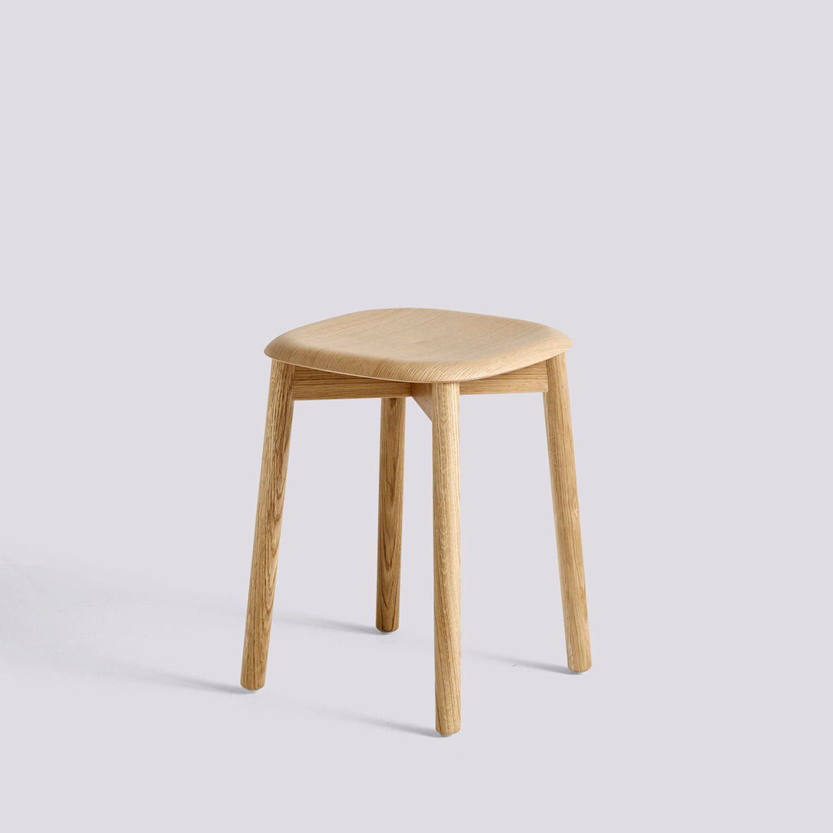 Tabouret Soft Edge 72 de Iskos-Berlin - Hay-Placage de chêne laqué naturel, assise — Chêne massif laqué, piètement 4 pieds-The Woods Gallery