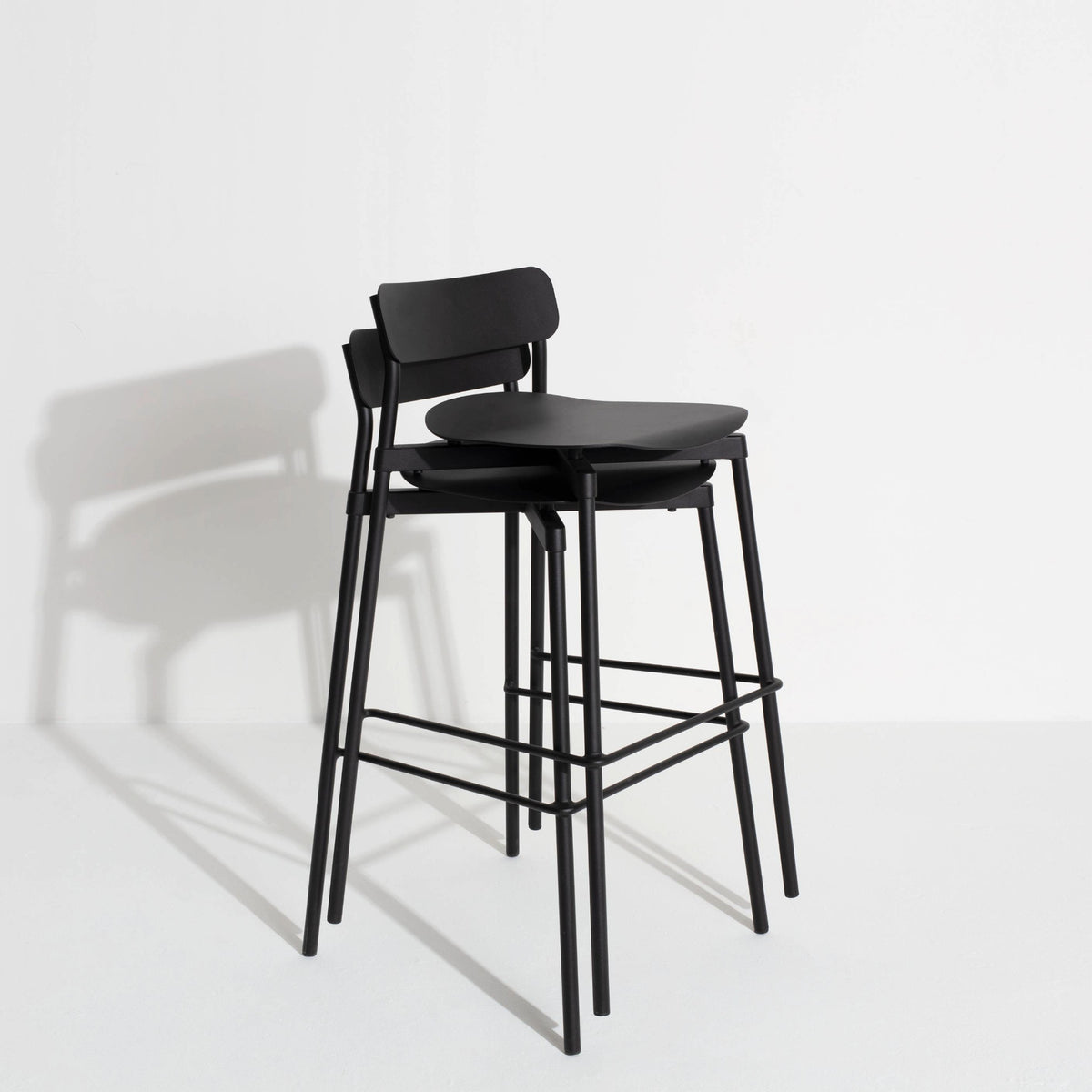 Tabouret de bar Fromme 75 cm de Tom Chung - Petite Friture-Noir-The Woods Gallery