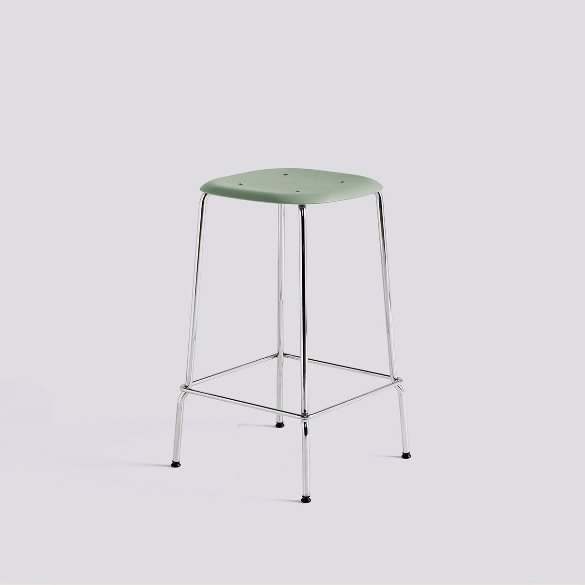 Tabouret de bar Soft Edge 80 de Iskos-Berlin - Hay-Placage de chêne laqué Dusty green, assise — Acier chromé, piètement 4 pieds — assise à 65 cm-The Woods Gallery