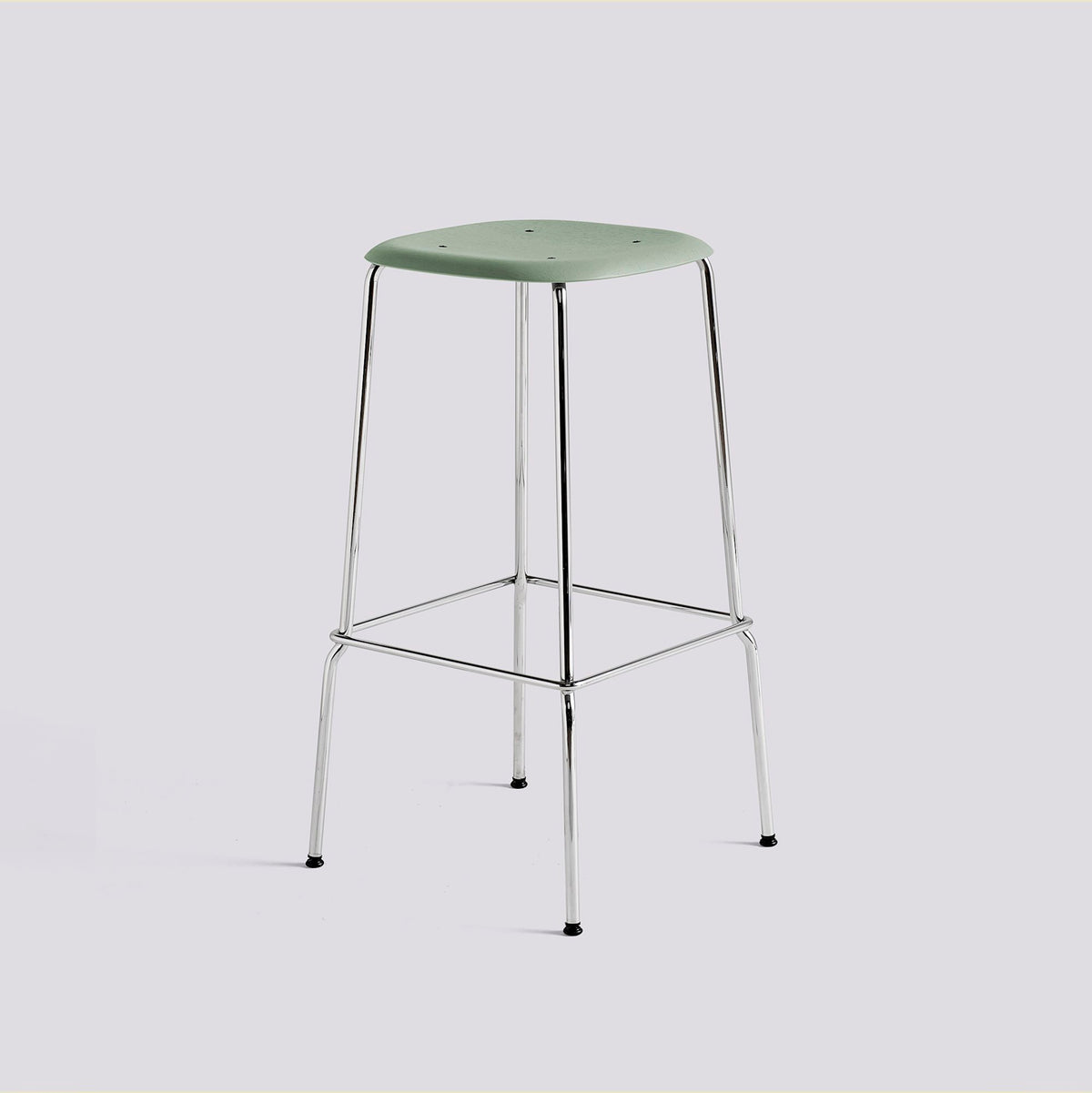 Tabouret de bar Soft Edge 80 de Iskos-Berlin - Hay-Placage de chêne laqué Dusty green, assise — Acier chromé, piètement 4 pieds — assise à 75 cm-The Woods Gallery