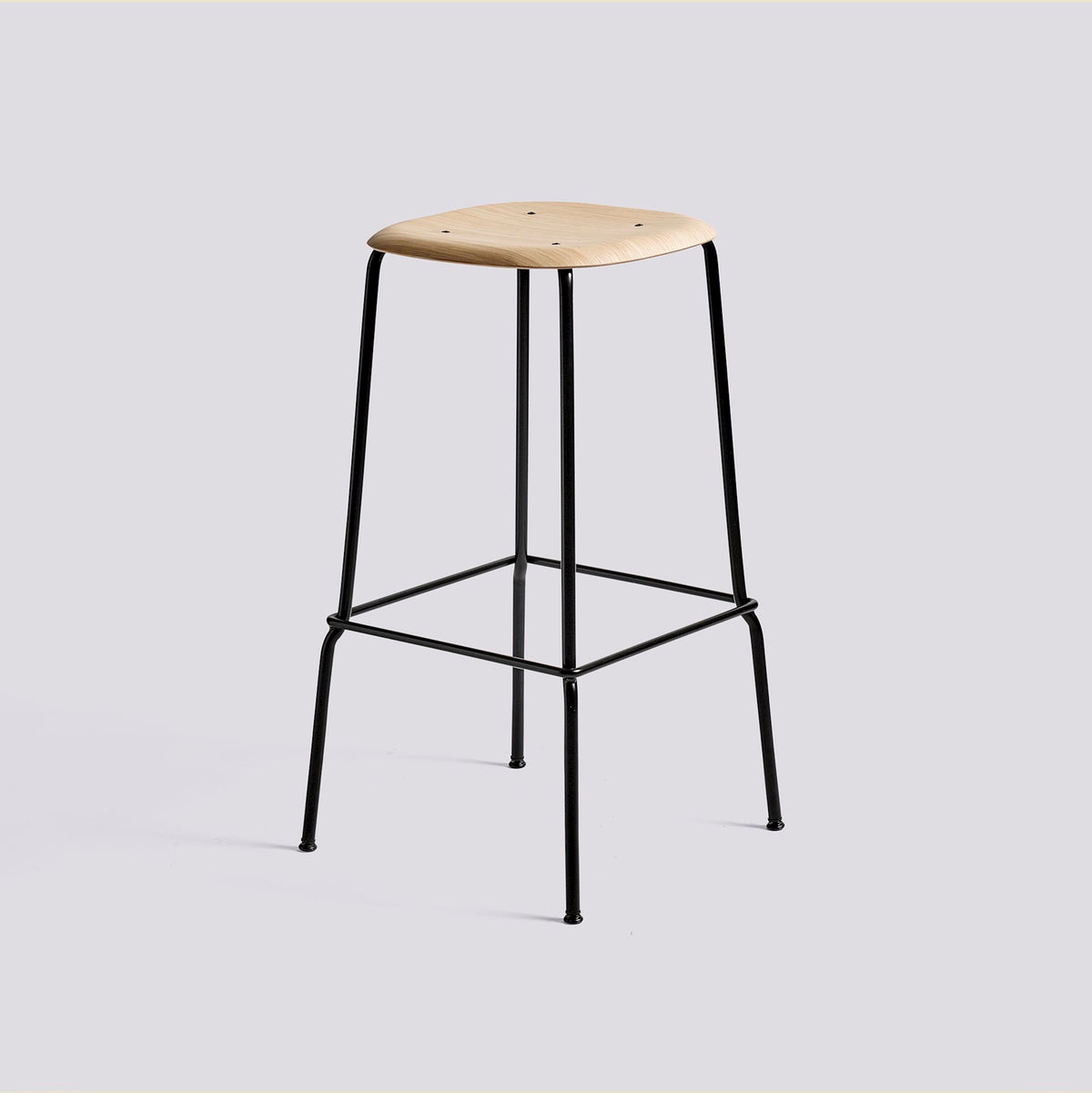 Tabouret de bar Soft Edge 80 de Iskos-Berlin - Hay-Placage de chêne laqué naturel, assise — Acier thermolaqué noir, piètement 4 pieds — assise à 75 cm-The Woods Gallery