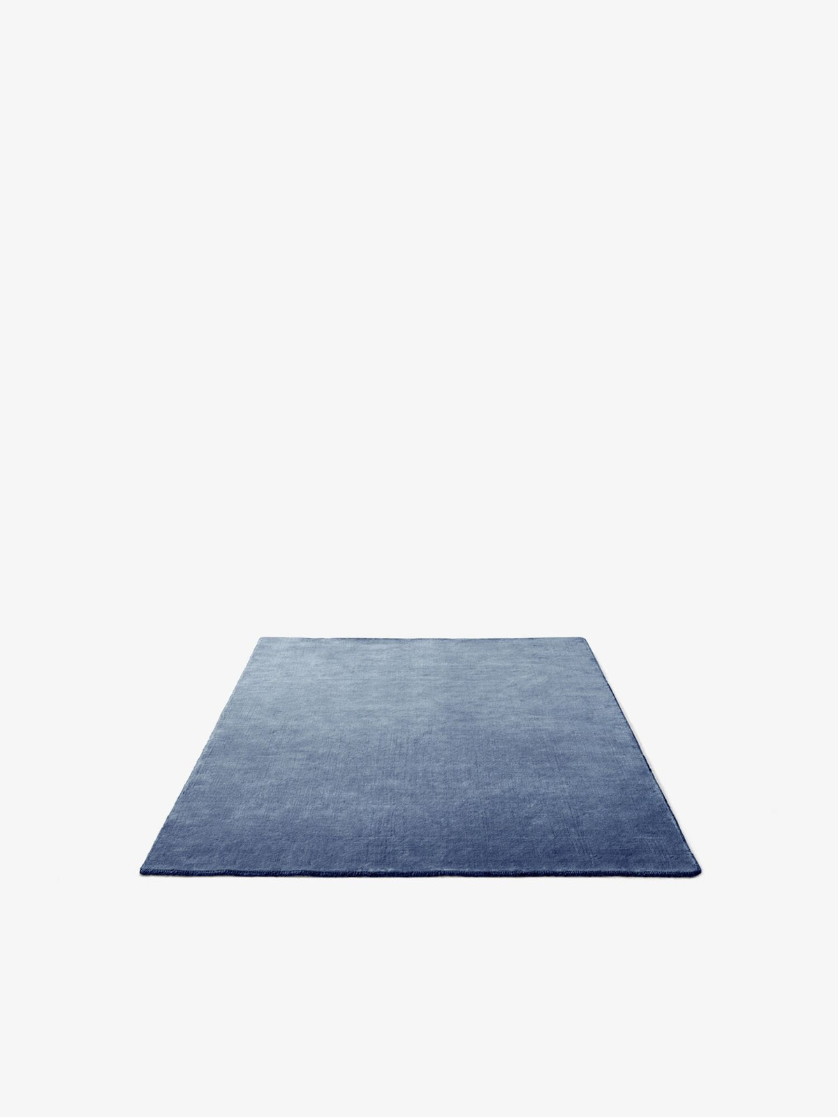 Tapis The Moor AP5 - &Tradition-Bleu-gris orage-The Woods Gallery