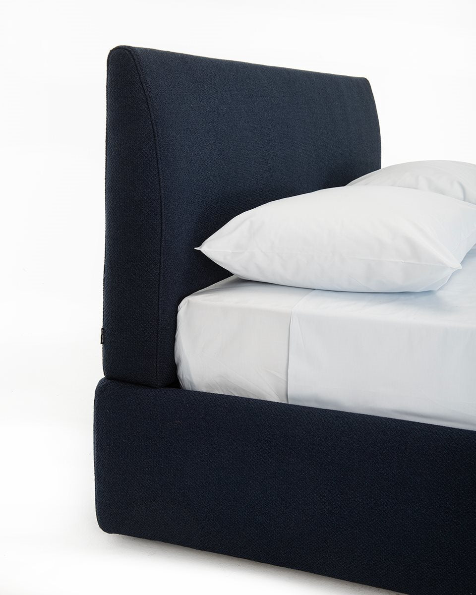 détail de la tête de lit et de sa couture