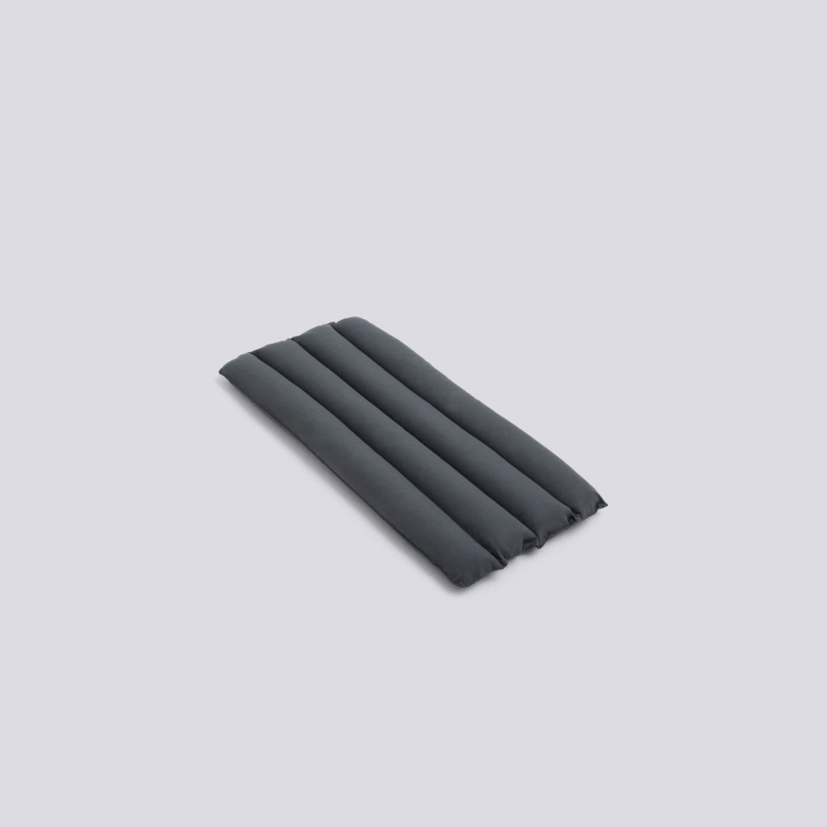 Coussin Soft Quilted pour fauteuil de table Palissade - Hay-Anthracite-The Woods Gallery