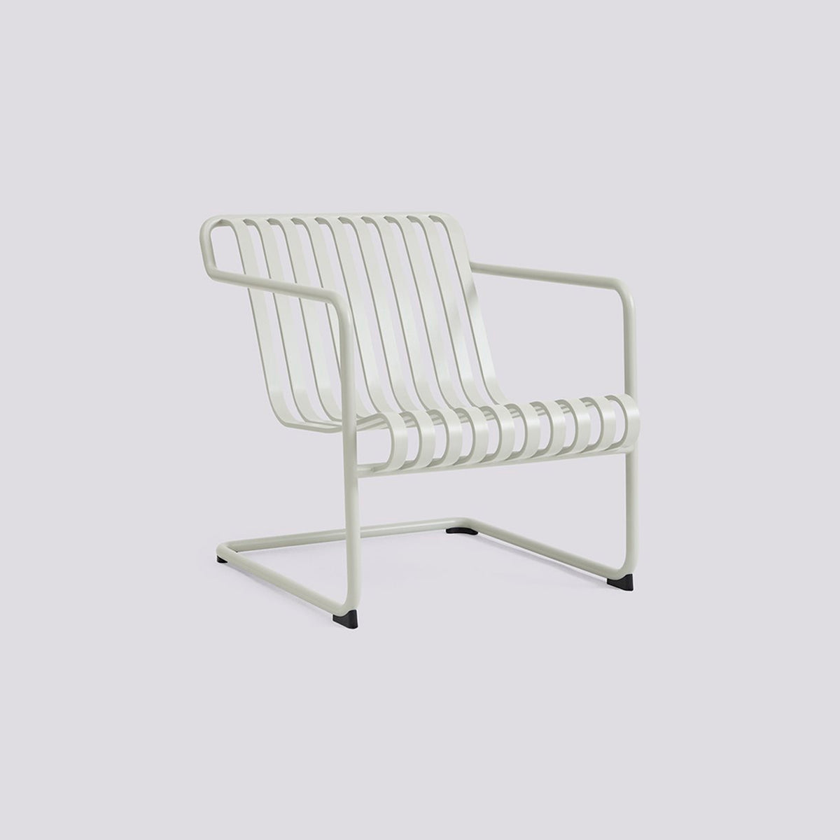 Fauteuil lounge bas Palissade Cantilever de Ronan et Erwan Bouroullec - Hay-Gris ciel-The Woods Gallery