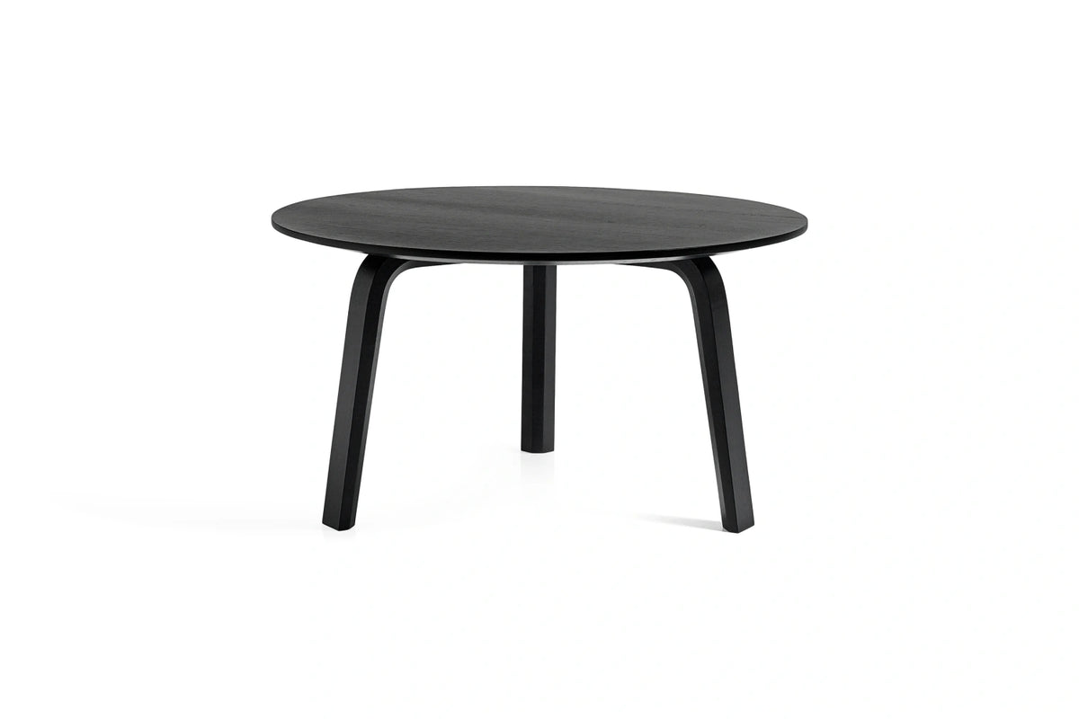 Table basse Bella Ø 60 x H 32 cm en chêne laqué noir, de trois quarts