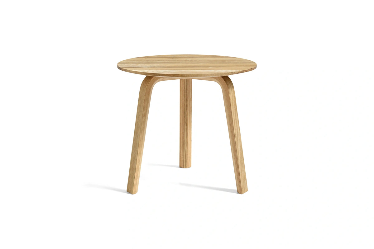 Table basse Bella Ø 45 x H 39 cm en chêne huilé, de trois quarts