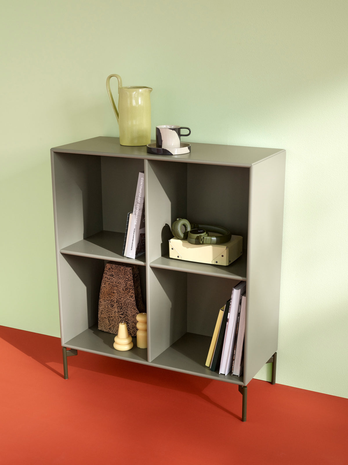 Mise en scène Montana avec bibliothèque Show, laques Fennel