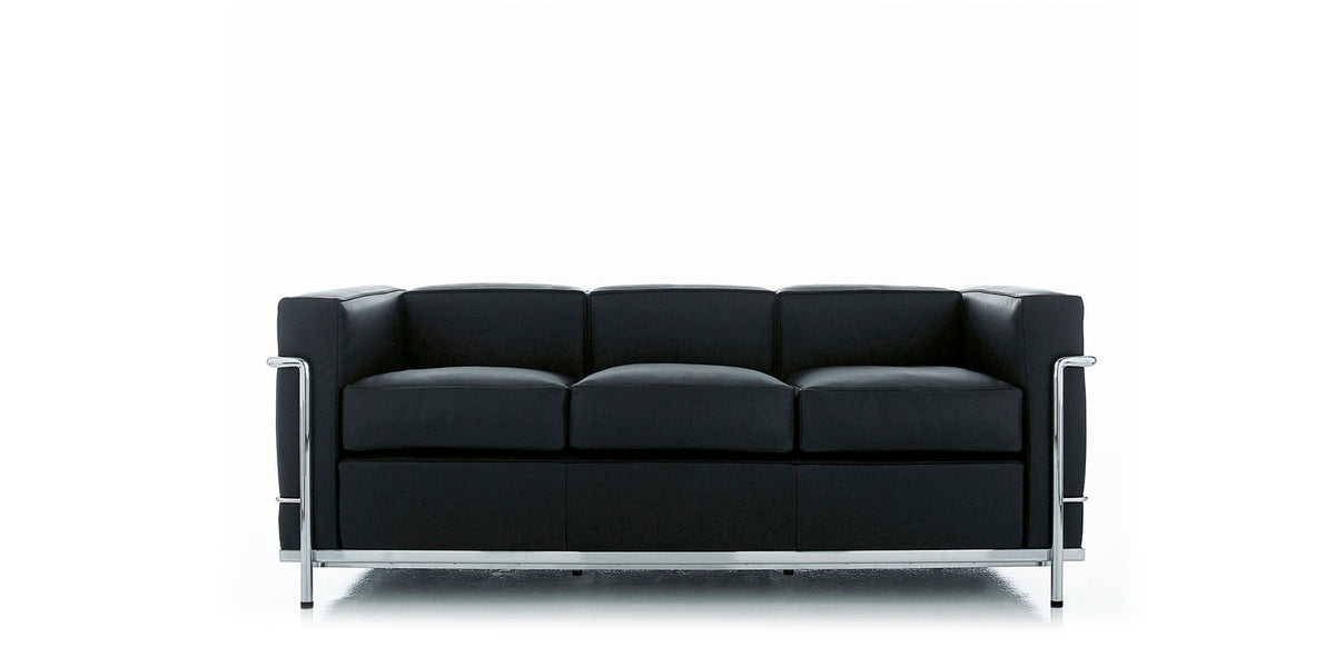 Canapé 2 Grand Confort (LC2) petit modèle, trois places - Cassina-vue de face, canapé en cuir noir-Cassina