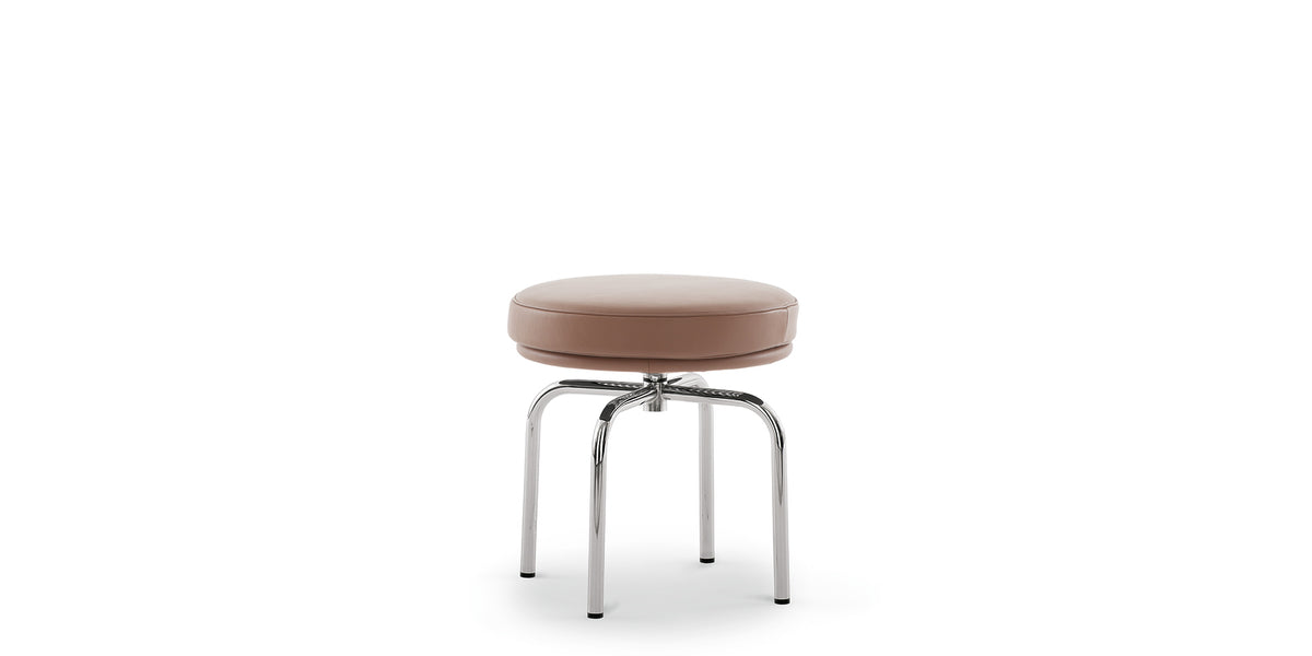 Tabouret tournant 8 (LC8) - Cassina-vue de trois quarts, assise en cuir taupe, pieds chromés-Cassina