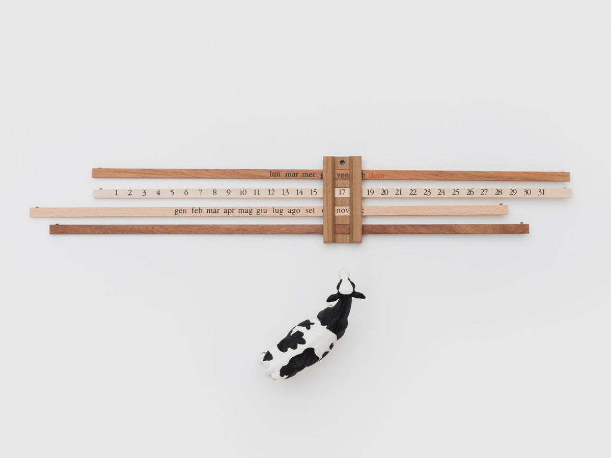 Calendrier Calendario Bilancia par Enzo Mari - Danese Milano-Version Langue Anglaise-The Woods Gallery