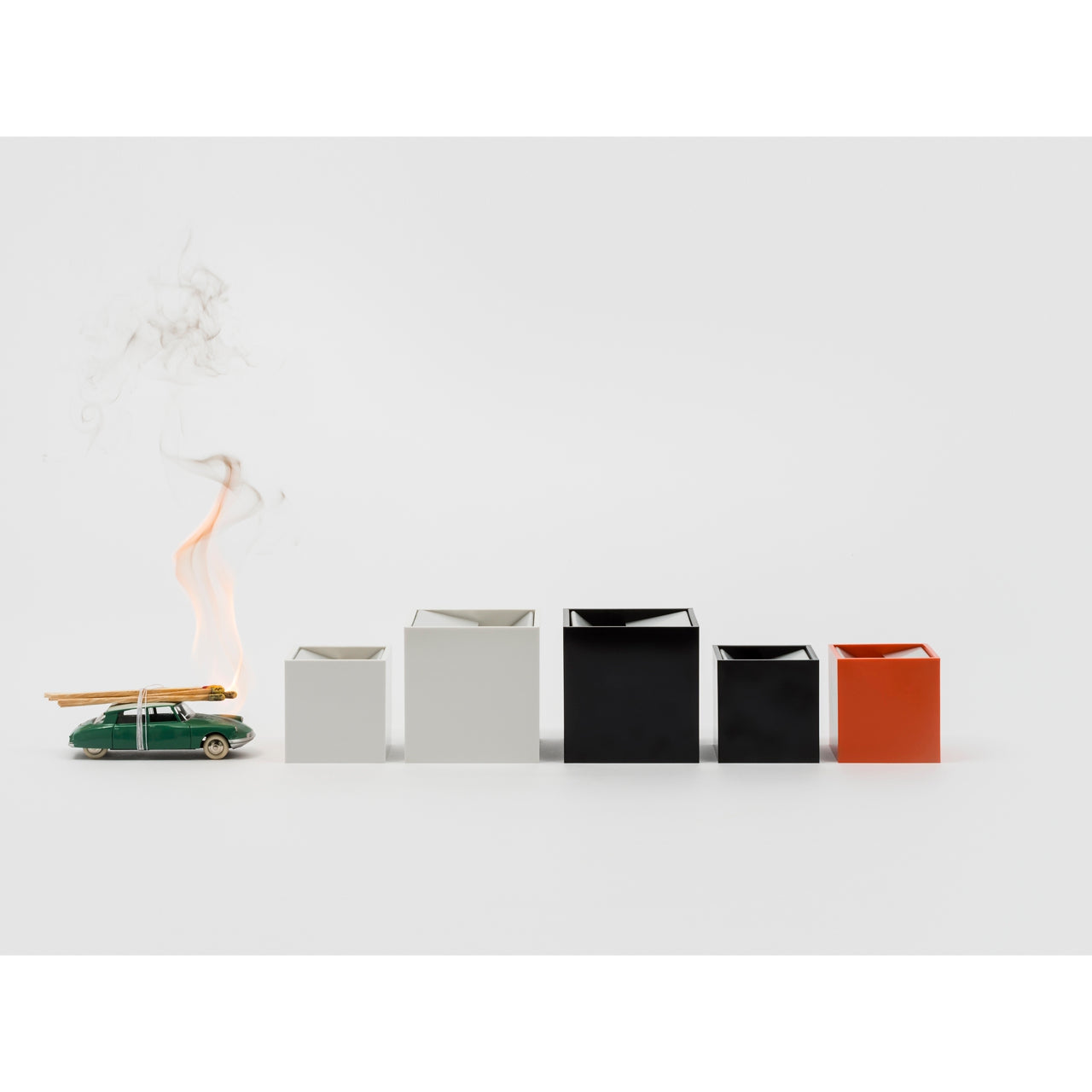 Cendrier Cubo par Bruno Munari - Danese Milano-Blanc-S-The Woods Gallery