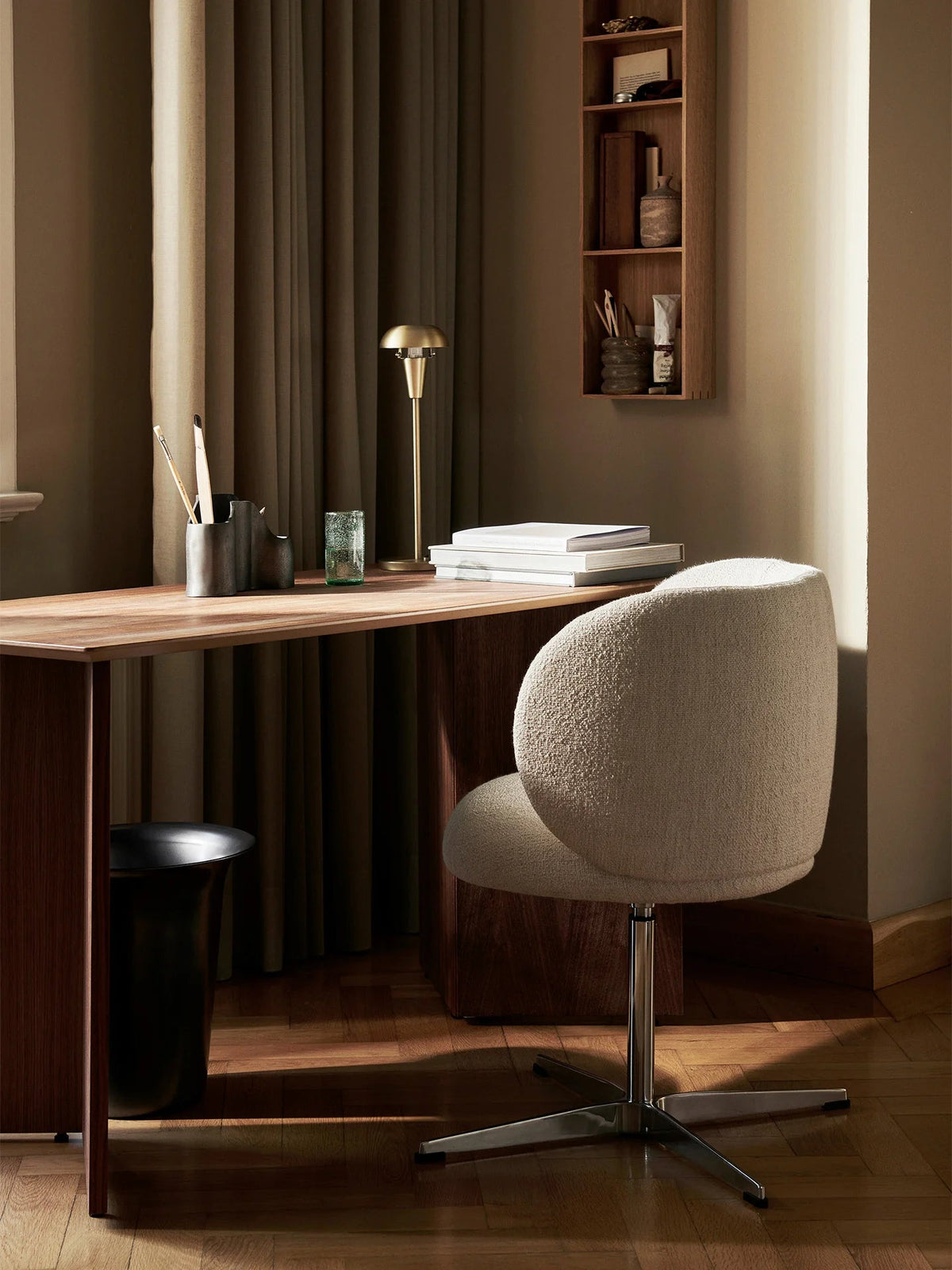Chaise de Bureau Rico Blanc cassé bouclé - Ferm Living-The Woods Gallery