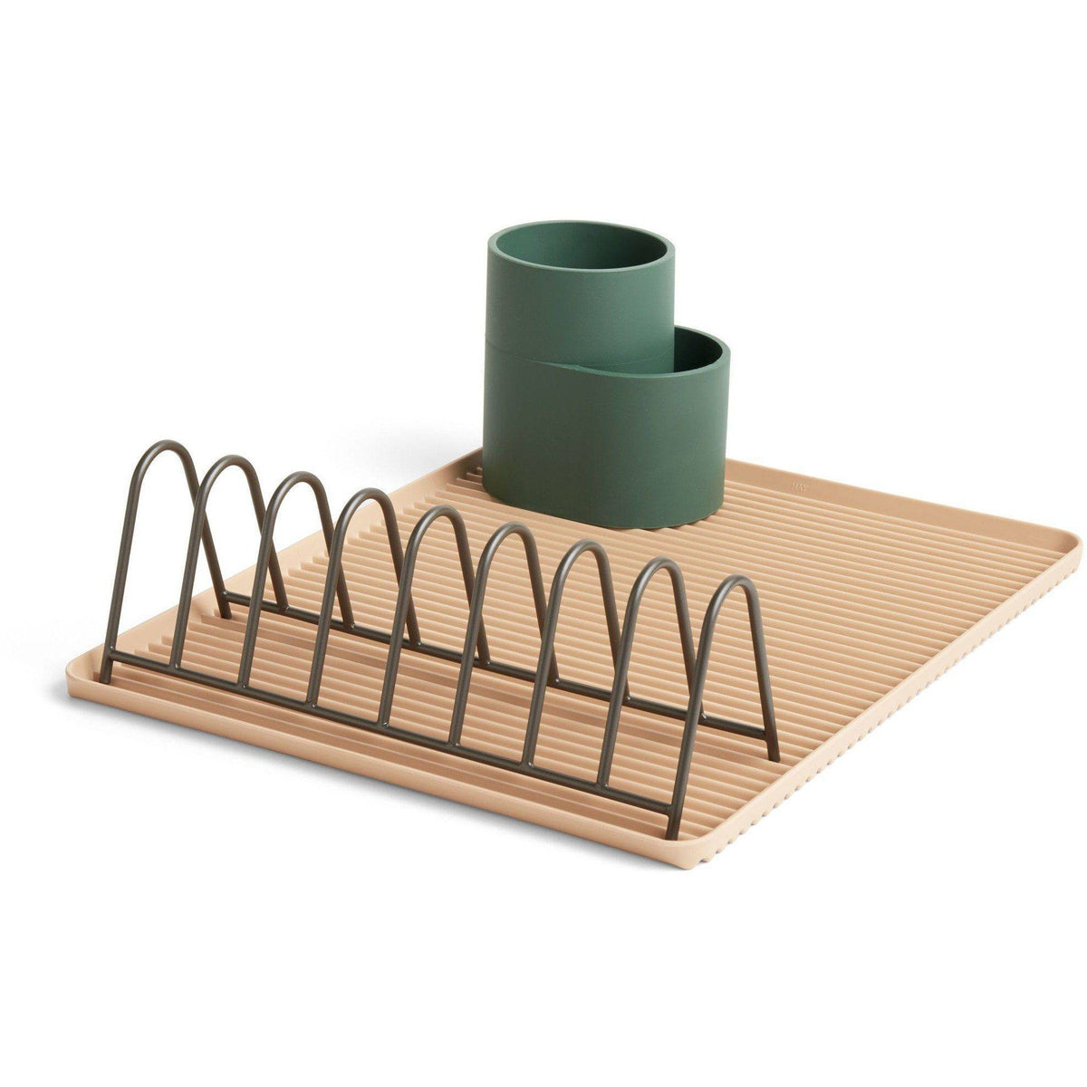 Égouttoir à vaisselle en acier gris Dish Drainer Rack de Shane Schneck - Hay-posé sur un tapis avec deux pots verts-The Woods Gallery