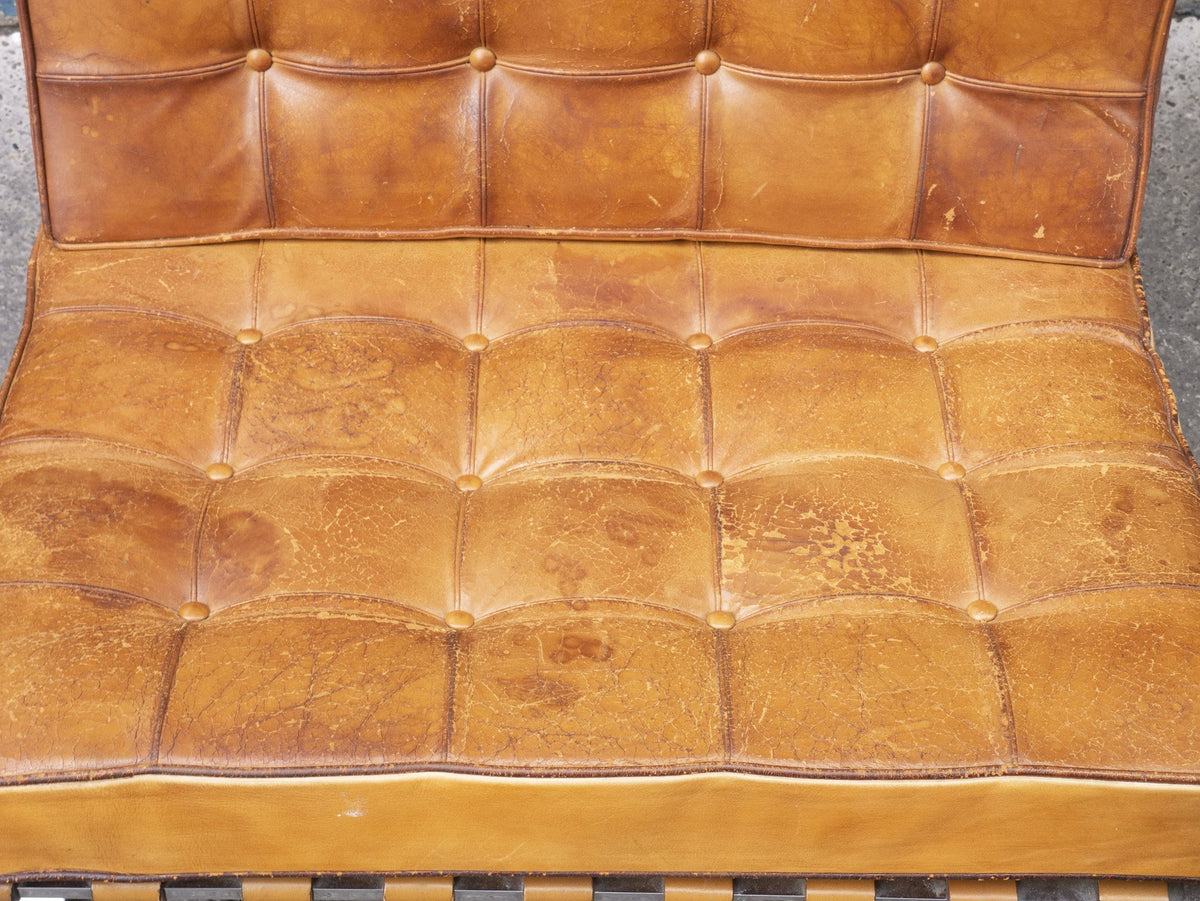 Fauteuil Barcelona Cognac de Mies Van Der Rohe - Knoll - Vintage-The Woods Gallery