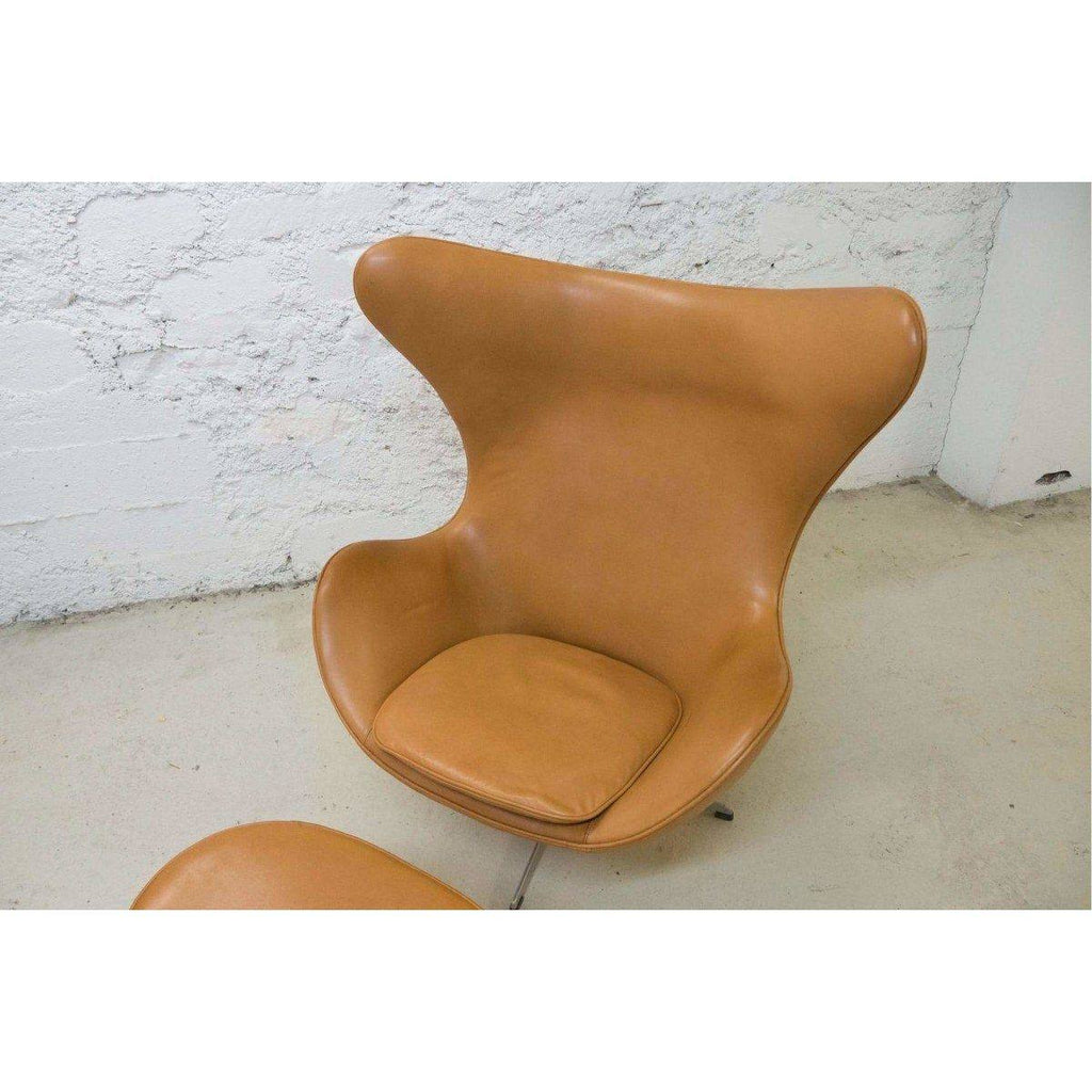 Fauteuil pivotant Egg Chair et Ottoman de Arne Jacobsen - Fritz Hansen - Vintage-The Woods Gallery