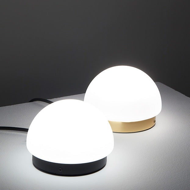 Lampe de table Circ - Estiluz-Noir-The Woods Gallery