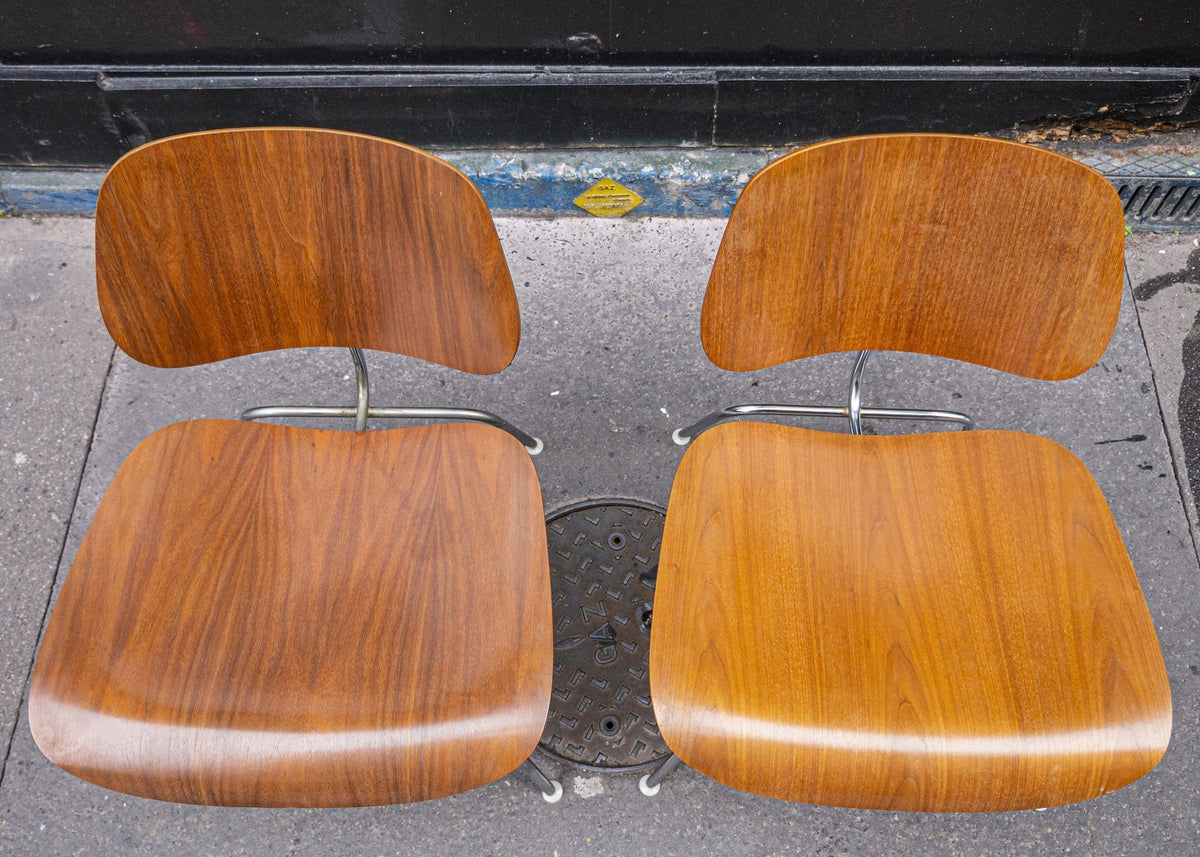 Paire de chaise LCM en noyer de Charles & Ray Eames - Herman Miller - Vintage-The Woods Gallery