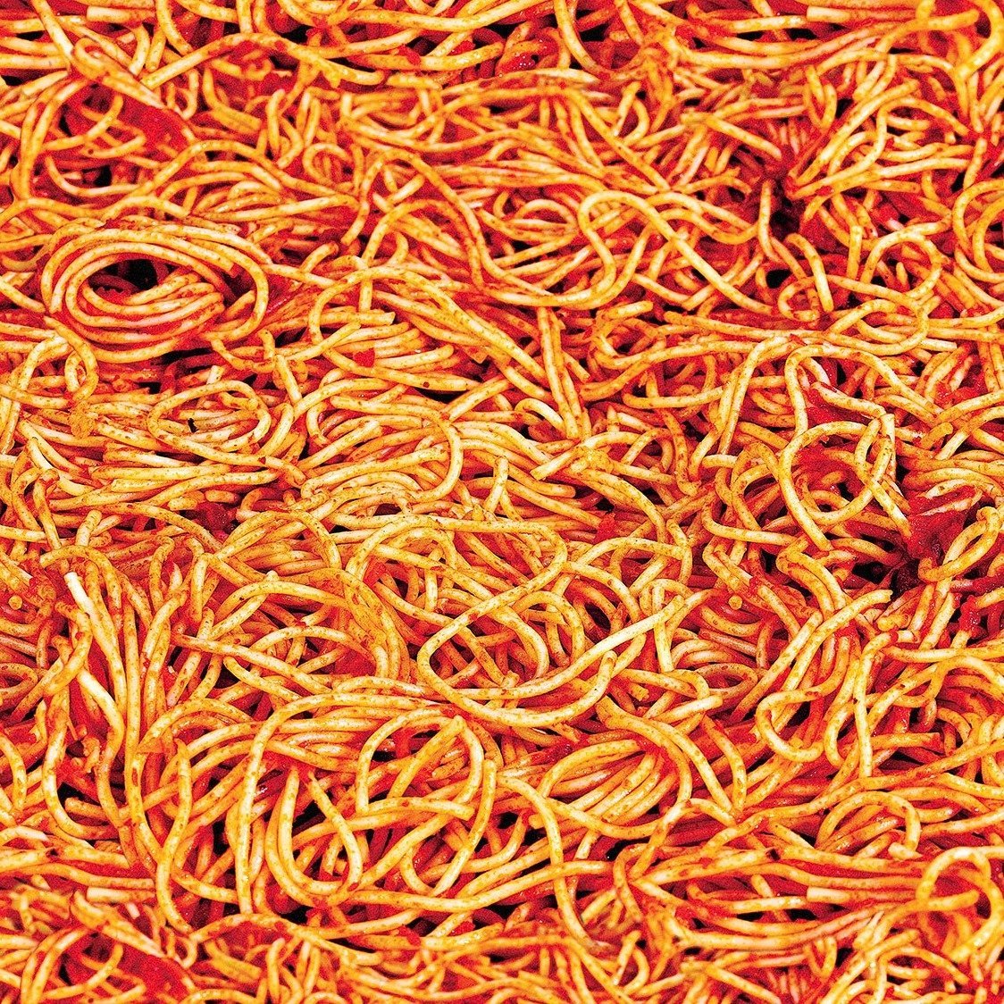 Papier peint "Kitchen confidential" Spaghettis de ToiletPaper-Support vinyle – surface gaufrée et irrégulière - simule la toile d’un tableau-The Woods Gallery