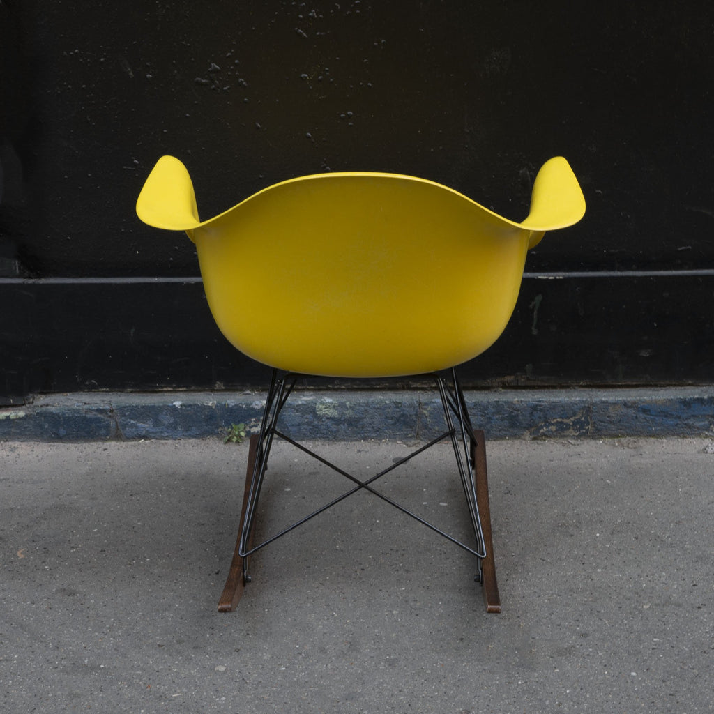 Rocking Chair Bright Yellow de Charles & Ray Eames - Herman Miller-The Woods Gallery