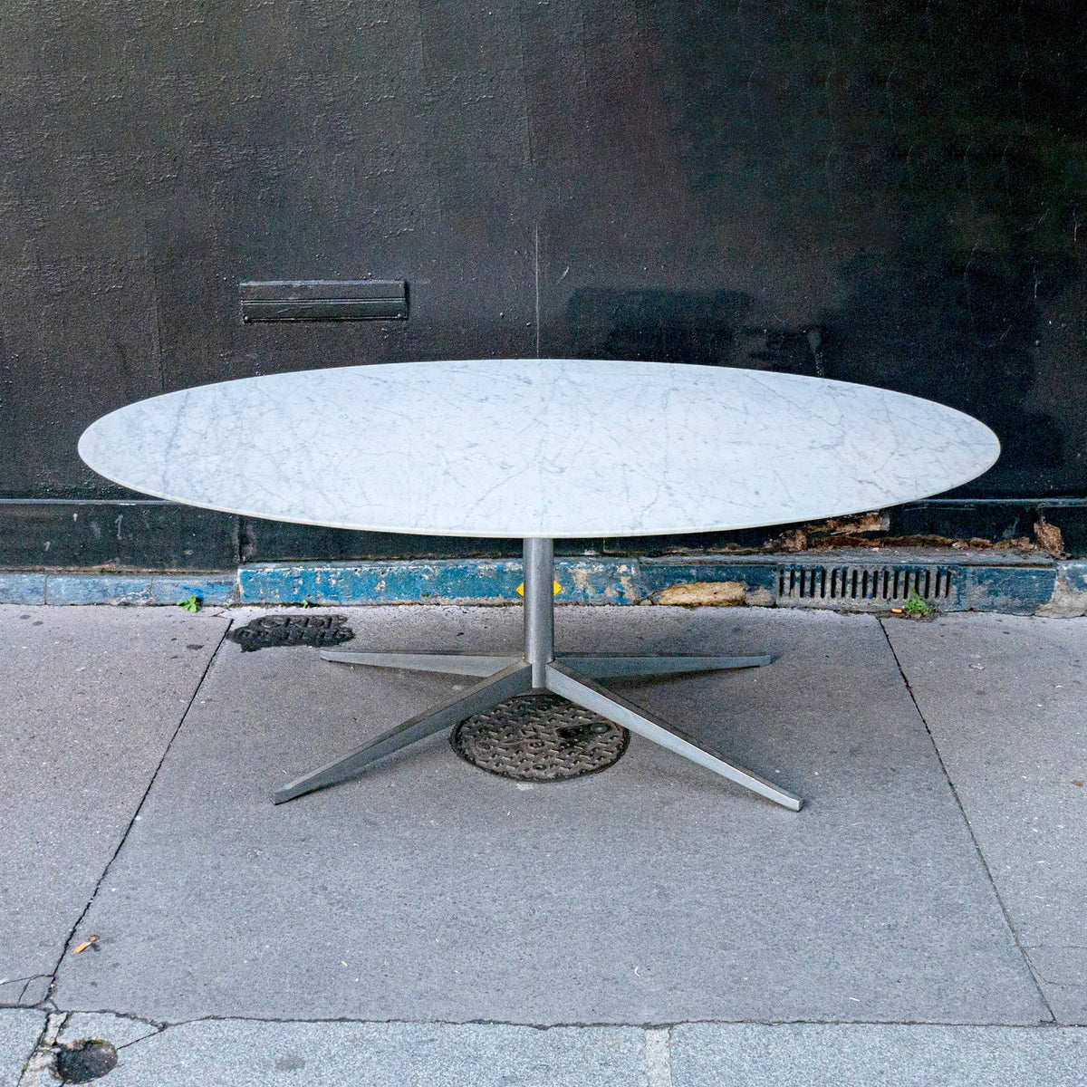 Table ovale marbre Calacatta de Florence Knoll - 200 x 120 cm - Knoll - Vintage-The Woods Gallery