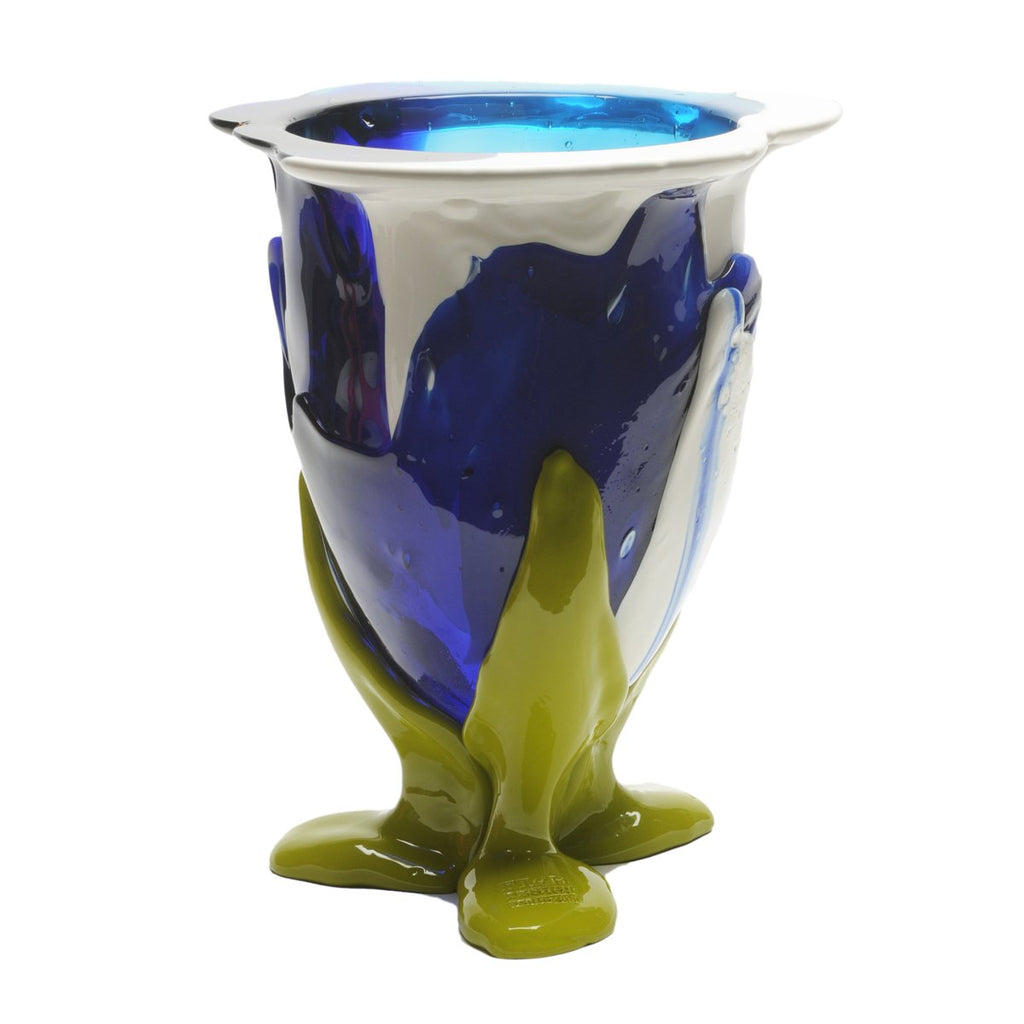 Vase en résine Amazonia Blue Klein, White, Light Blue, Dusty Green M de Gaetano Pesce - Fish Design-The Woods Gallery