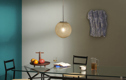 Suspension Bollicosa - Cassina-globe ambré au-dessus d&
