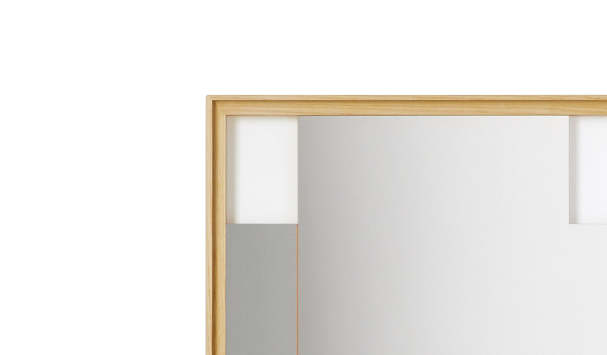 Miroir 083 Deadline 2 Crossing Paths de Ron Gilad - Cassina-détail du cadre en bois et des pastilles blanches-The Woods Gallery