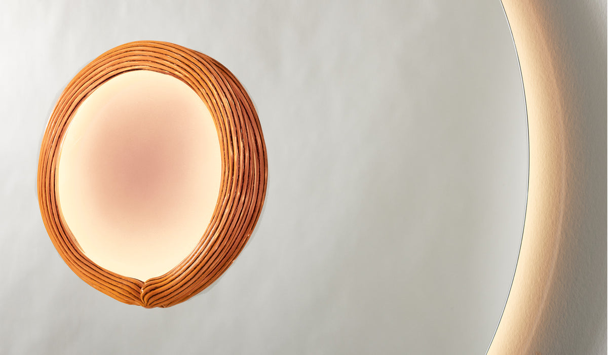 Miroir No Vanitas de Patricia Urquiola - Cassina-détail du cadre en rotin et de la lumière-Cassina
