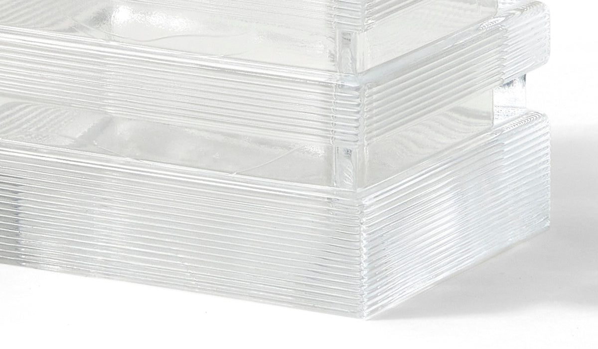 Vase Skyscraper de Bodil Kjær - Cassina-gros plan sur le verre cannelé transparent empilé-Cassina