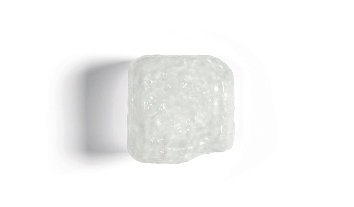 Applique Wax, Stone, Light de Linde Freya Tangelder - Cassina-vue de face, bloc de verre blanc texturé-Cassina