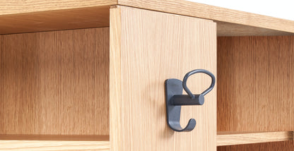 Cintre Maison du Brésil de Le Corbusier - Cassina-patère en métal laqué gris fixée sur le flanc d&